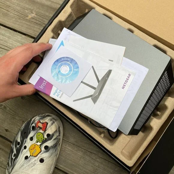 NETGEAR Nighthawk AC1900 Smart Wifi Router R7000 - Picture 2 of 9